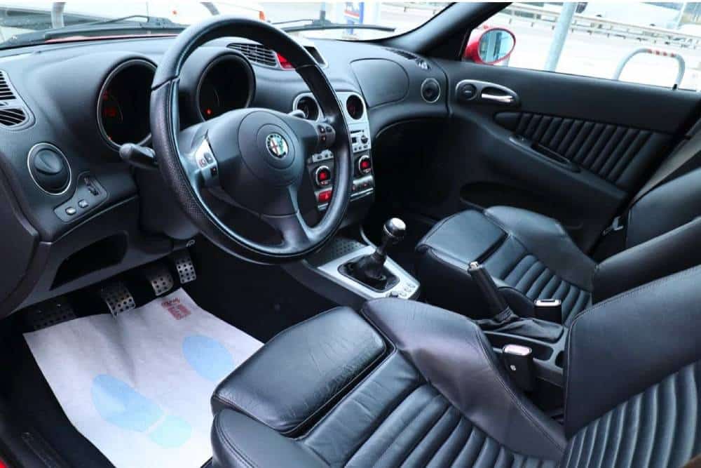 https://autogreeknews.gr/wp-content/uploads/2025/04/Alfa_Romeo_156_GTA_2002_for_sale-01-6.jpg