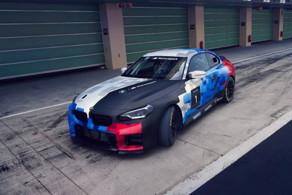 https://autogreeknews.gr/wp-content/uploads/2025/04/BMW-M2-Racing-14-2048x1348-1.jpg