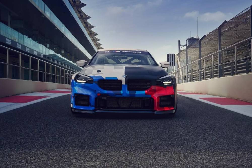 https://autogreeknews.gr/wp-content/uploads/2025/04/BMW-M2-Racing-9-2048x1366-1.jpg