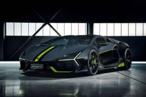 Ducati-Panigale-V4-Lamborghini-409-1-2048×1366