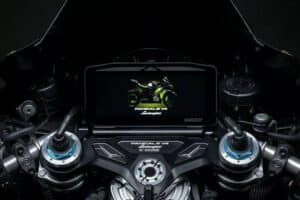 Ducati-Panigale-V4-Lamborghini-409-10-2048×1365