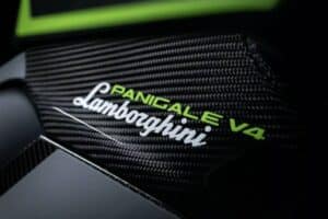 Ducati-Panigale-V4-Lamborghini-409-13-2048×1365