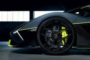 Ducati-Panigale-V4-Lamborghini-409-4-2048×1366