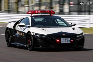 GpClowwawAE4HEp_format=jpg&name=large