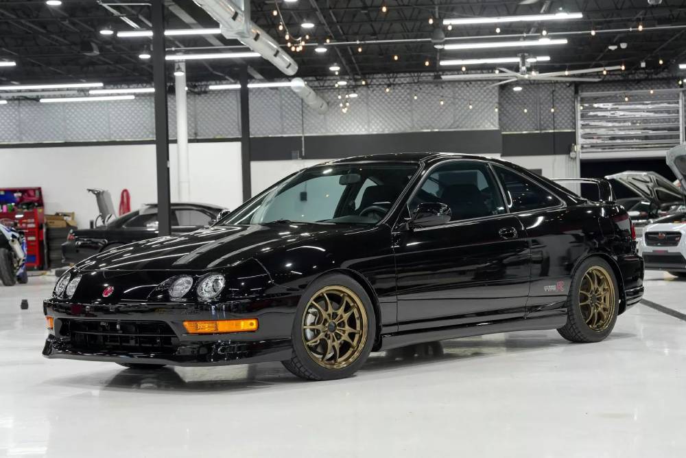 https://autogreeknews.gr/wp-content/uploads/2025/04/Honda-Integra-Type-R-DC2-Auction-10.jpg