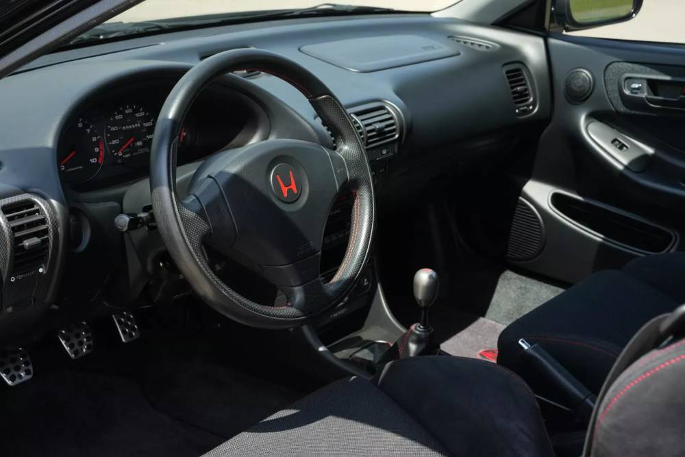 https://autogreeknews.gr/wp-content/uploads/2025/04/Honda-Integra-Type-R-DC2-Auction-20-.jpg