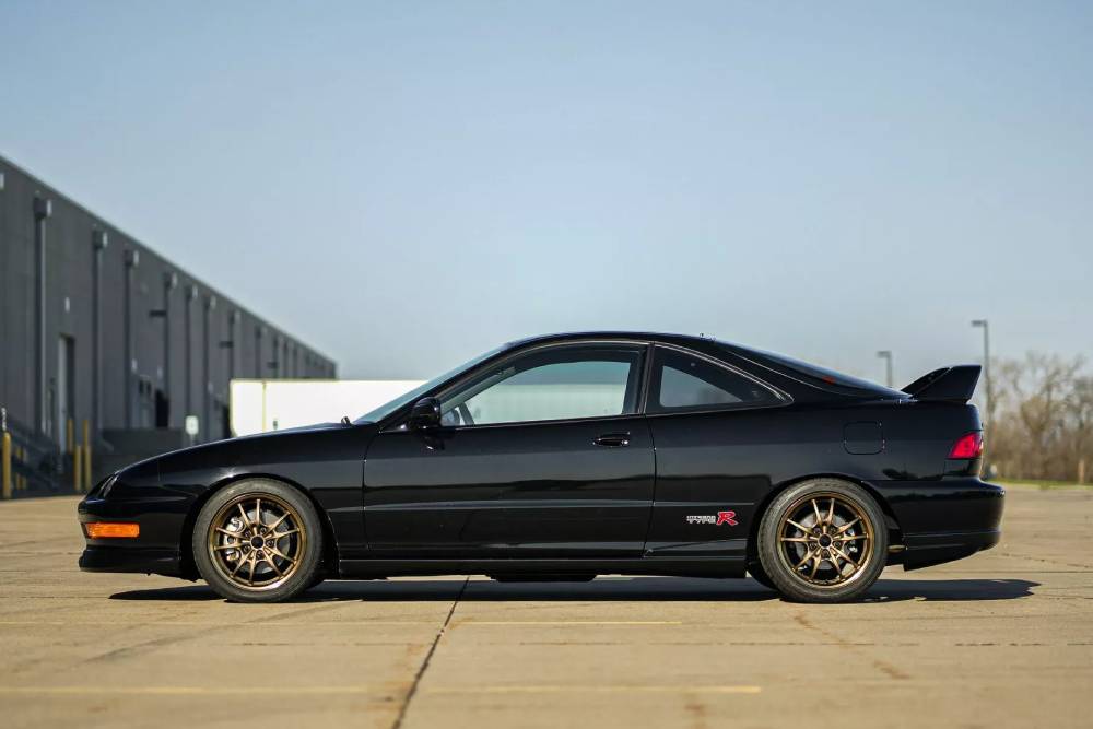 https://autogreeknews.gr/wp-content/uploads/2025/04/Honda-Integra-Type-R-DC2-Auction-8.jpg