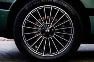 HyundaiIoniq92025-22