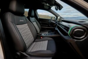 Jeep-Avenger-4xe-(4)