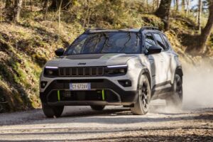 Jeep-Avenger-4xe-(9)