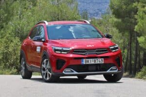 Kia-Stonic-GT-line-strofi