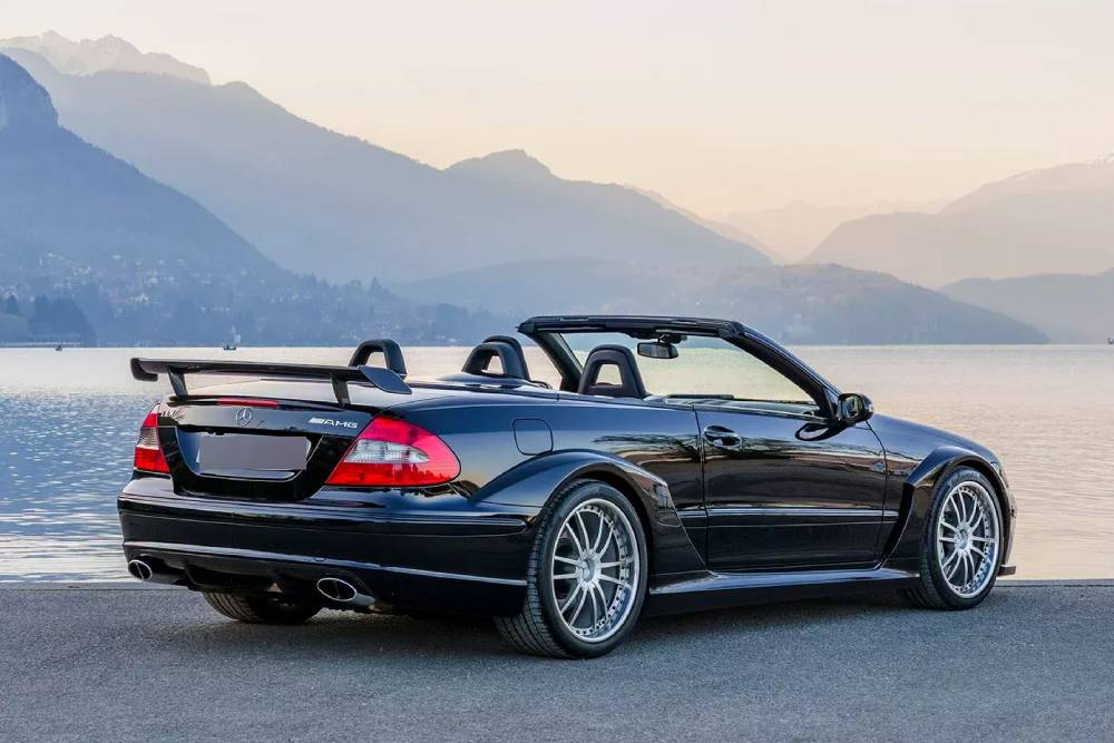 https://autogreeknews.gr/wp-content/uploads/2025/04/Mercedes-AMG-CLK-DTM-Auction-2.jpg