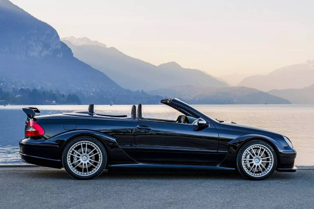 https://autogreeknews.gr/wp-content/uploads/2025/04/Mercedes-AMG-CLK-DTM-Auction-3.jpg