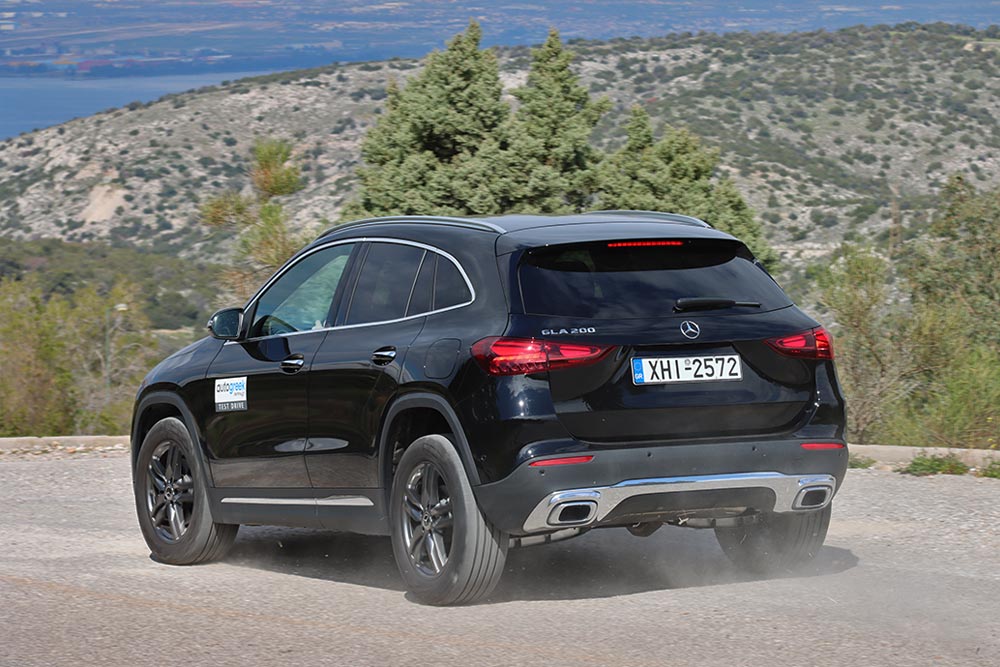 https://autogreeknews.gr/wp-content/uploads/2025/04/Mercedes-GLA-200-FL-27.jpg