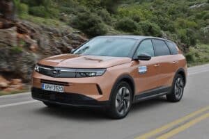 Opel Grandland 1.2 Hybrid 145 (1)