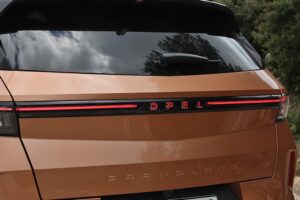 Opel Grandland 1.2 Hybrid 145 (17)