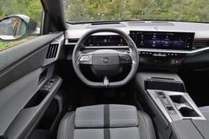 Opel Grandland 1.2 Hybrid 145 (21)