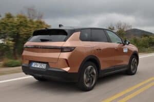 Opel Grandland 1.2 Hybrid 145 (35)