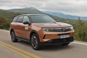 Opel-Grandland-1.2-Hybrid-145-(4)