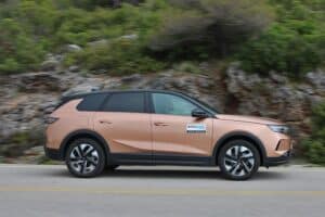 Opel Grandland 1.2 Hybrid 145 (5)