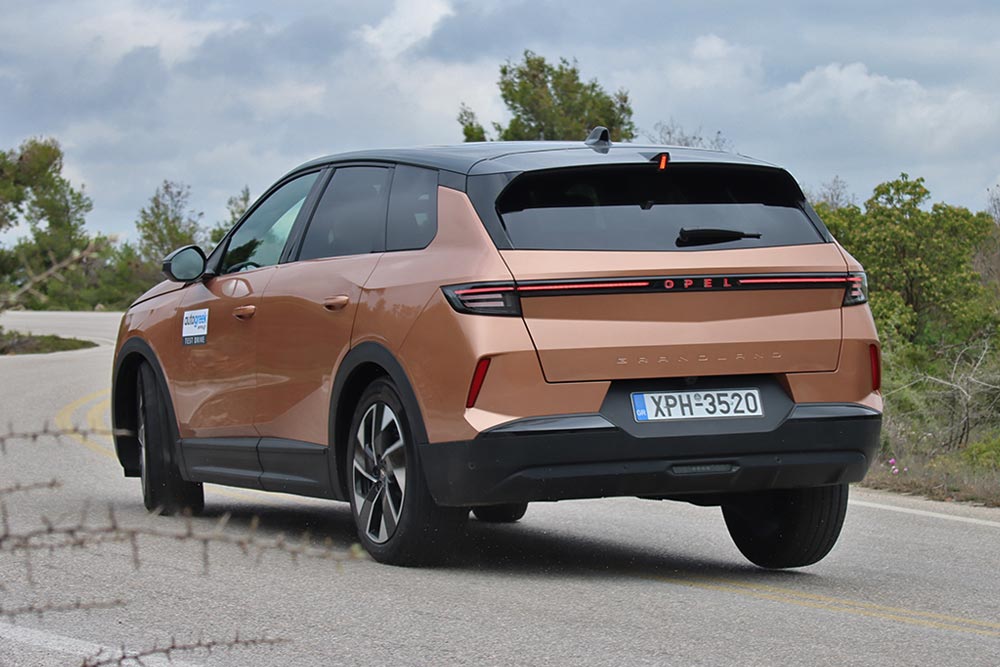 https://autogreeknews.gr/wp-content/uploads/2025/04/Opel-Grandland-1.2-Hybrid-145-9.jpg