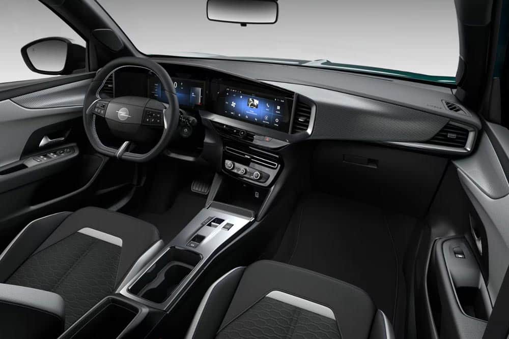 https://autogreeknews.gr/wp-content/uploads/2025/04/Opel-Mokka-Edition-Hybrid-interior.jpg