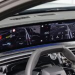 PEUGEOT-3008-panoramic-cockpit