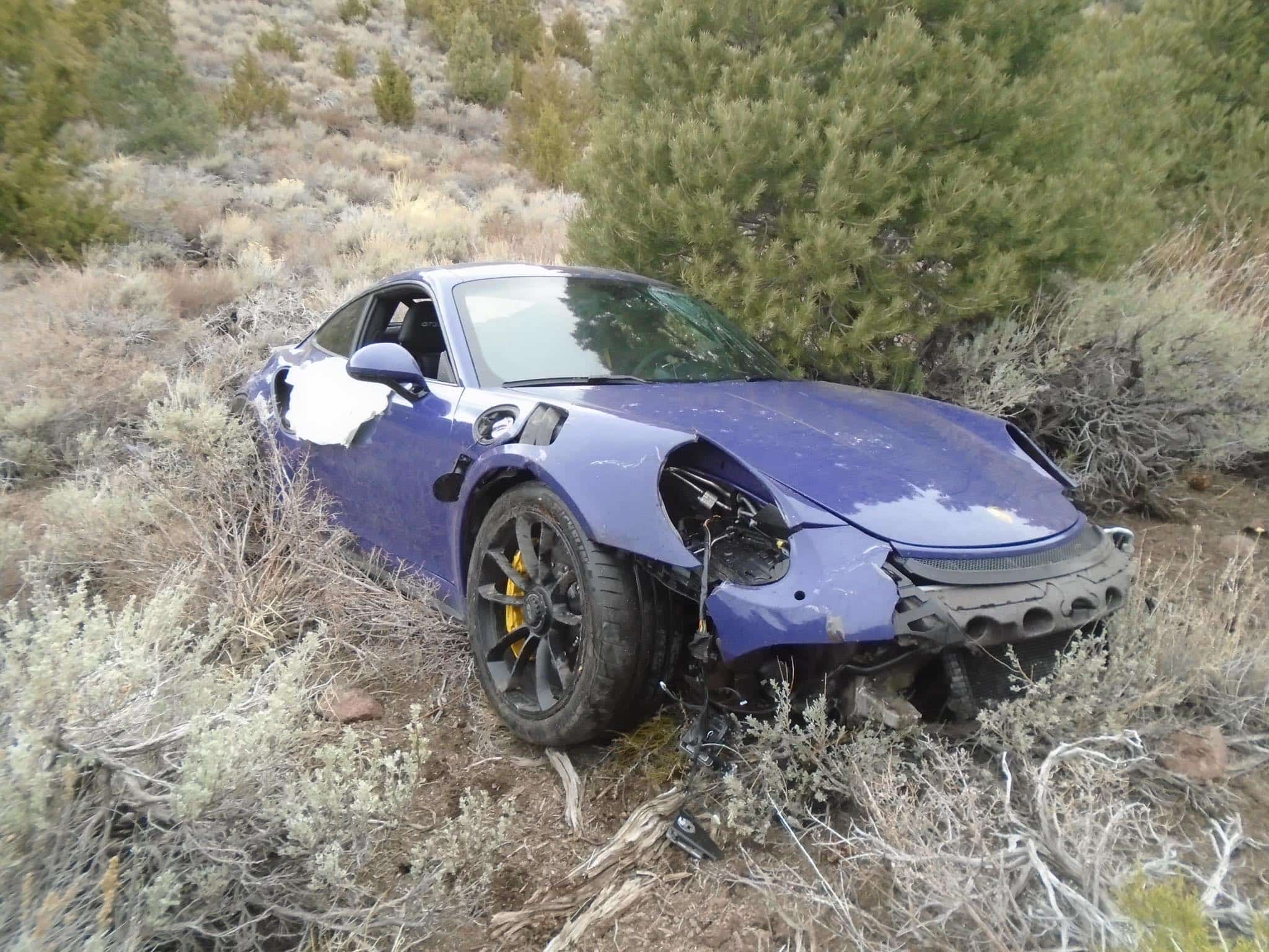 https://autogreeknews.gr/wp-content/uploads/2025/04/Porsche-911-GT3-RS-wrecked.jpg