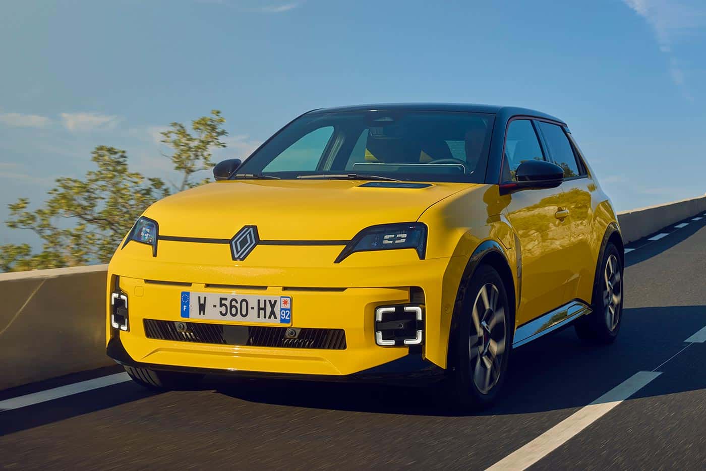 https://autogreeknews.gr/wp-content/uploads/2025/04/Renault-5-E-Tech-electric-iconic-cinq-version-Pop-Yellow.jpg