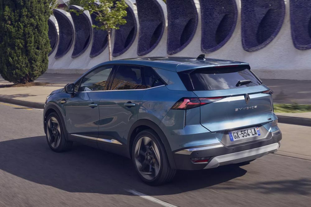 https://autogreeknews.gr/wp-content/uploads/2025/04/Renault-Symbioz-rear.jpg