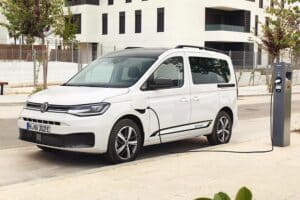 Volkswagen-Caddy-eHybrid-5