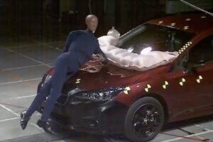 all-new-subaru-impreza-has-standard-pedestrian-air