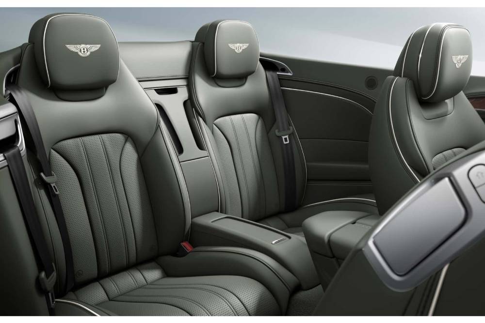 https://autogreeknews.gr/wp-content/uploads/2025/04/bentley-continental-gt-convertible-2.jpg