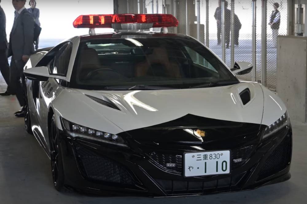 https://autogreeknews.gr/wp-content/uploads/2025/04/honda-nsx-police-car-03.jpg