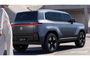 mg-cyber-x-breaks-cover-with-a-boxy-shape-and-pop- (1)