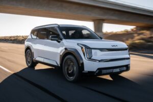 new-2026-kia-ev9-nightfall-edition-is-all-about-gl (1)