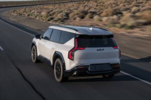 new-2026-kia-ev9-nightfall-edition-is-all-about-gl (4)
