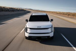 new-2026-kia-ev9-nightfall-edition-is-all-about-gl (5)