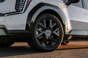 new-2026-kia-ev9-nightfall-edition-is-all-about-gl (8)