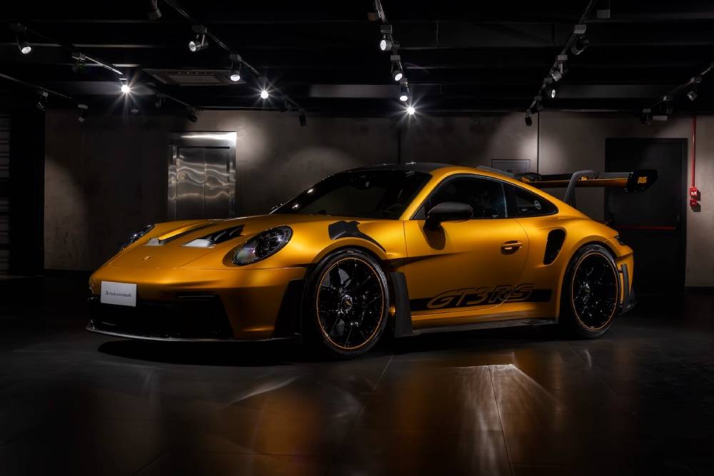 https://autogreeknews.gr/wp-content/uploads/2025/04/porsche-911-gt3-rs-200000-eur-extras-02.jpg