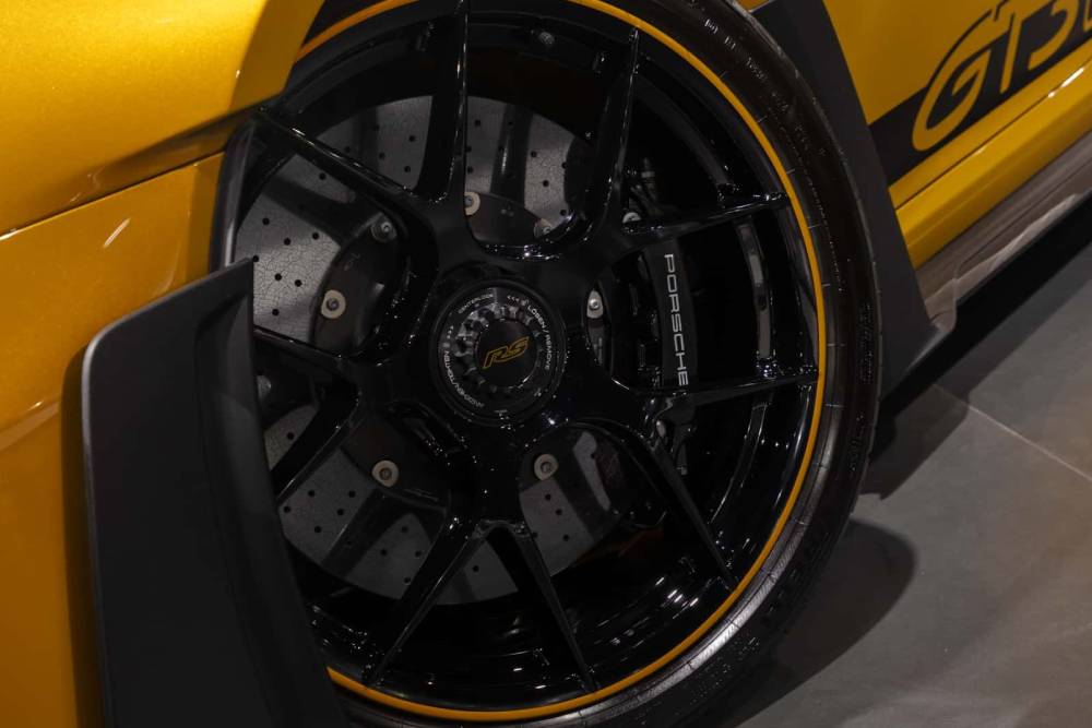 https://autogreeknews.gr/wp-content/uploads/2025/04/porsche-911-gt3-rs-sonderwunsch-1.jpg