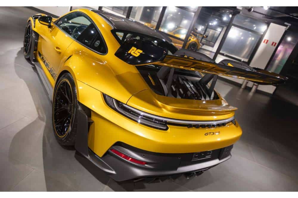 https://autogreeknews.gr/wp-content/uploads/2025/04/porsche-911-gt3-rs-sonderwunsch.jpg