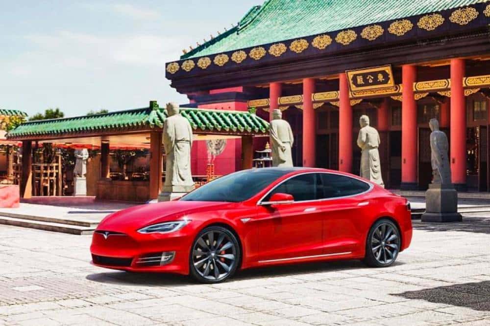 Μπλόκο της Κίνας στην Tesla με φαρμακερούς δασμούς