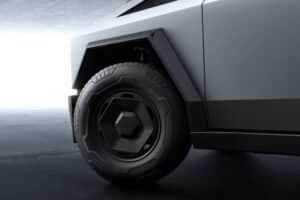 tesla-launches-gutted-cybertruck-rwd-with-350-mile (5)