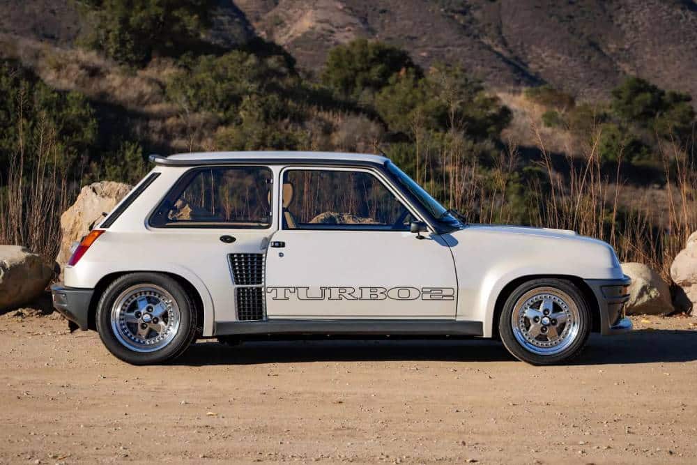 https://autogreeknews.gr/wp-content/uploads/2025/05/1985_renault_r5-turbo-2_D86A9722-97695-scaled-SR9t.jpg