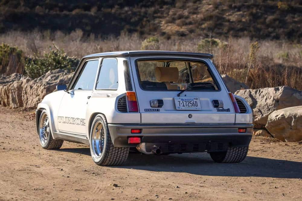 https://autogreeknews.gr/wp-content/uploads/2025/05/1985_renault_r5-turbo-2_D86A9742-97601-scaled-goiT.jpg