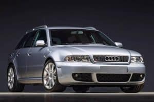 2002-Audi-RS4-exterior-00003-2048×1150