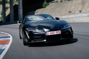 2026-grsupraa90finaledition-matteblack-dynamic-005 (1)