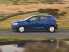 Dacia-Sandero-kinisi