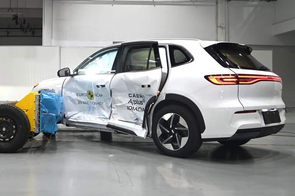 https://autogreeknews.gr/wp-content/uploads/2025/05/Geely-EX5-crash-test-5.jpg